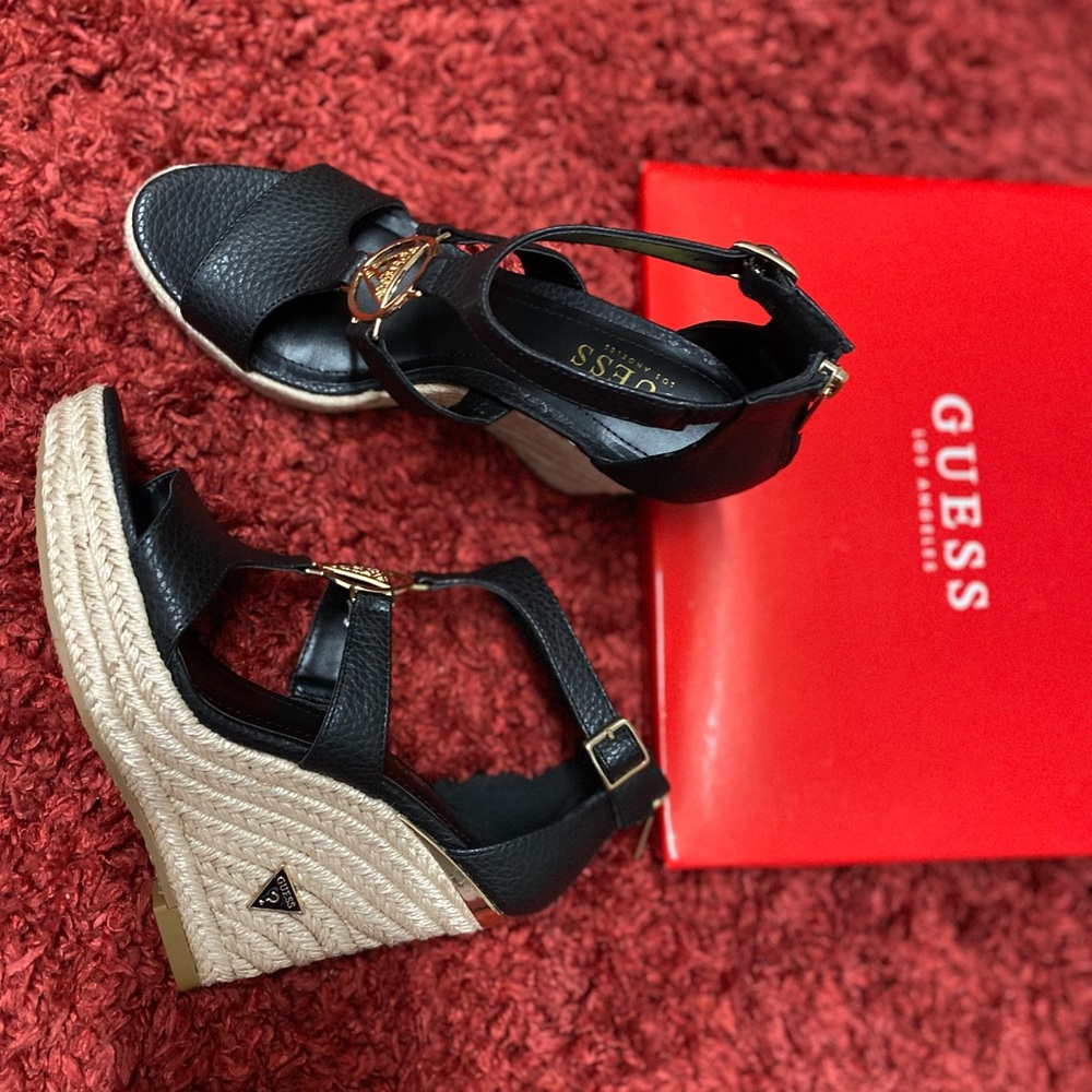❌sold❌ Guess Wedge Sandal